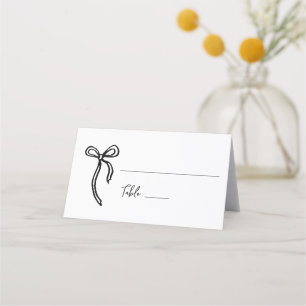 Placement Carte de table avec fleurs de mariage dessinées à
