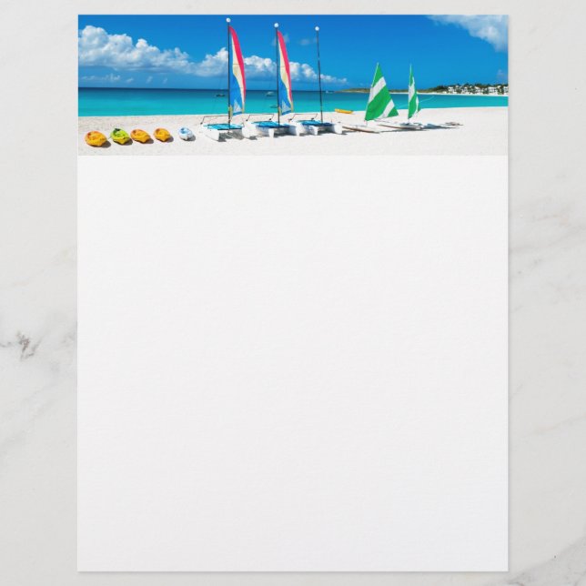 Plage du Resort avec bateaux sur elle (Devant)