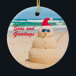 Plage Noël Ornement de Noël Snowman<br><div class="desc">Joli ornement de Noël plage avec bonhomme de neige et chapeau santa sur une plage tropicale. Chaleureux voeux pour les vacances et les Mer et salutations!</div>