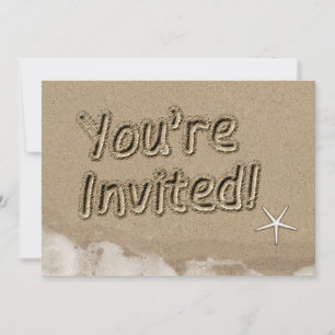 Plage VOUS ÊTES INVITÉS Invitation de fête de typo