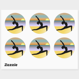 Plage Yoga Femme Possédant Stickers Arrondi Silhou