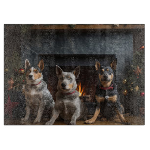 Planche À Découper Bataille australienne près de la cheminée Noël