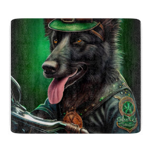 Planche À Découper Belgian Shepherd conduite vélo St. Patrick's Day