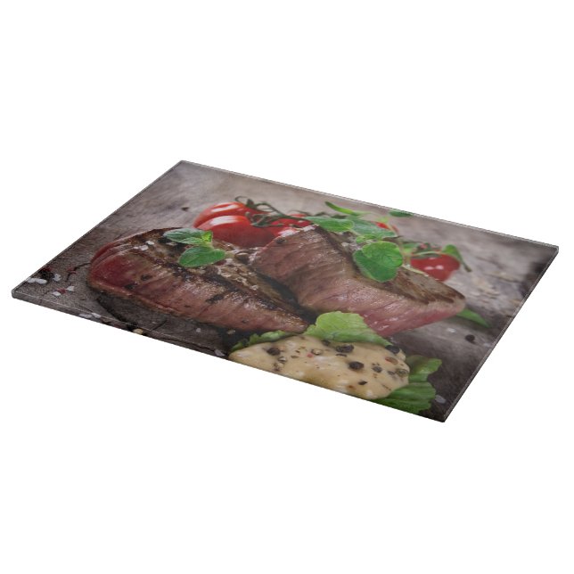 Planche À Découper Biftecks grillés de BBQ avec les herbes et les (Coin)