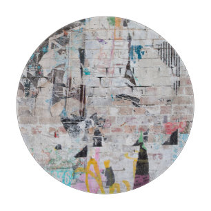 Planche À Découper Brique patinée : Mur d'affiches urbaines.