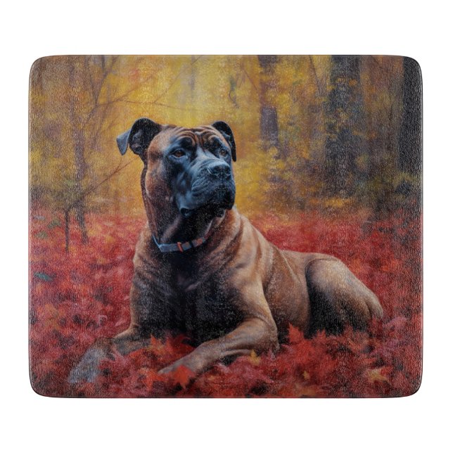 Planche À Découper Cane Corso dans les feuilles d'automne qui tombent (Devant)