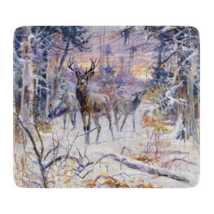 Planche À Découper Cerf dans une forêt de neige (saison d'hiver)