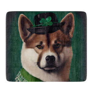 Planche À Découper chien akita en robe de la Saint-Patrick