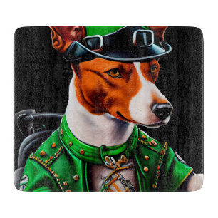 Planche À Découper Chien Basenji conduisant un vélo la Saint-Patrick