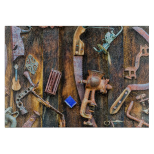 Planche À Découper Collection d'antiquités au mur