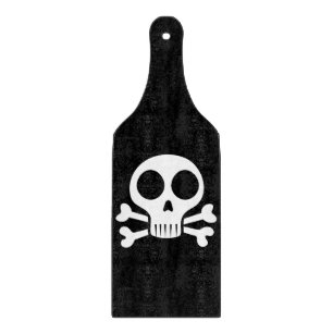 Planche À Découper Crâne éffrayant sur un arrière - plan noir