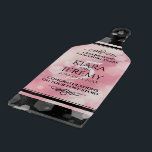 Planche À Découper Élégant 5ème anniversaire Mariage de quartz Rose<br><div class="desc">Célébrez le 5e anniversaire du mariage de quartz rose avec cette élégante planche à découper en verre commémoratif ! Un élégant lettrage noir avec des confettis hexagonaux sur un riche arrière - plan rose bordé de barres noires ajoute une touche mémorable pour cette occasion spéciale et cette étape importante. Customisez...</div>