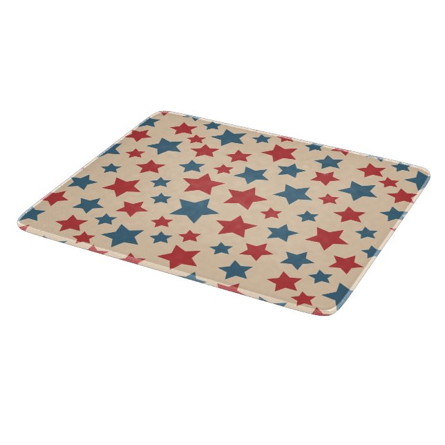 Planche À Découper Étoiles rouges et bleues, 4 juillet, fond beige (Coin)