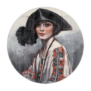 Planche À Découper Femme dans le chemisier brodé
