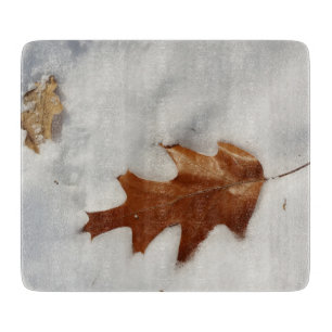 Planche À Découper feuille de chêne sur la neige