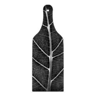 Planche À Découper Feuille lumineuse noir et blanc en gros plan