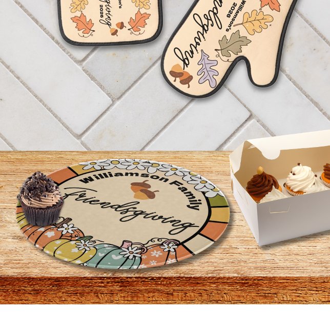 Planche à découper Groovy pour Friendsgiving (This listing is for the Glass Cutting Board Pot holders sold separately in same collection)