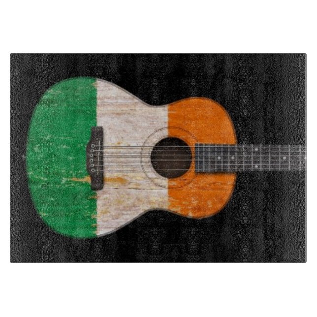 Planche À Découper Guitare acoustique âgée et utilisée de drapeau (Devant)