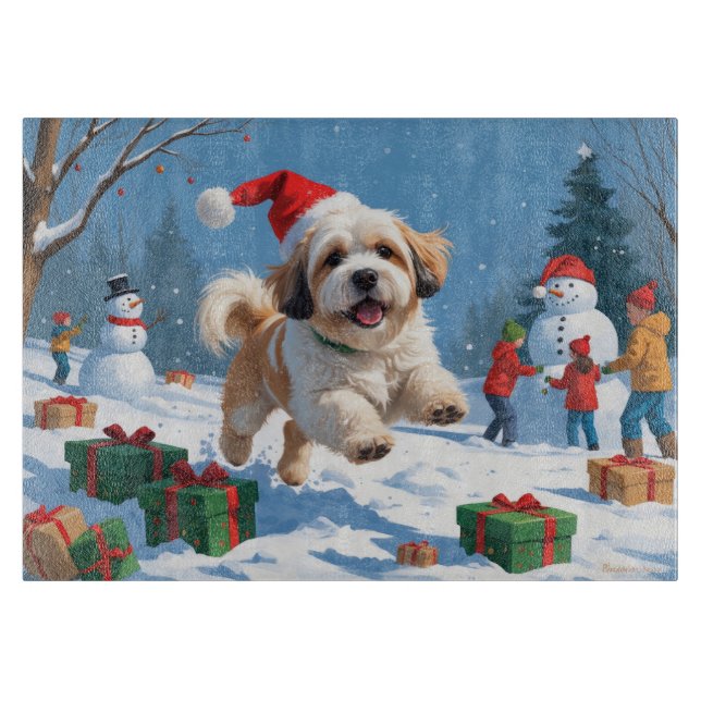 Planche À Découper Lhasa Apso courant dans la neige avec un chapeau d (Devant)