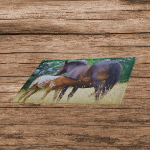 Planche À Découper Maman Cheval Nourrissant Bébé Verre