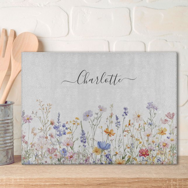 Planche À Découper Monogram Watercolor Colorful Pretty Wildflower (In situ)