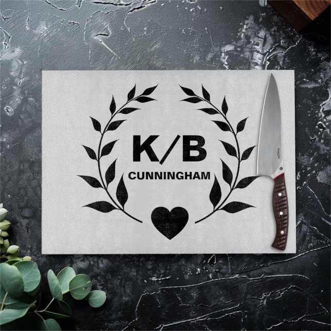 Planche À Découper Monogramme personnalisé et initiales avec couronne (Créateur téléchargé)