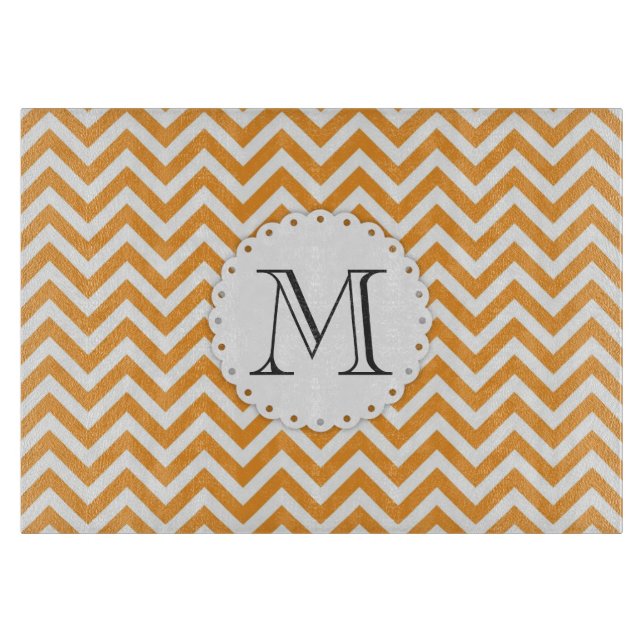 Planche à découper orange de monogramme de Chevron (Devant)