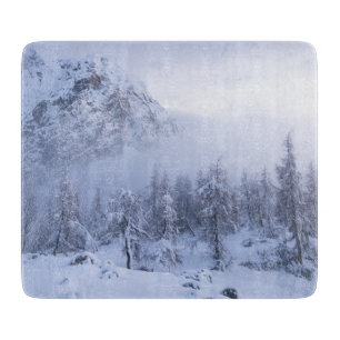 Planche À Découper Pays merveilleux d'hiver, brouillard, forêt d'épin