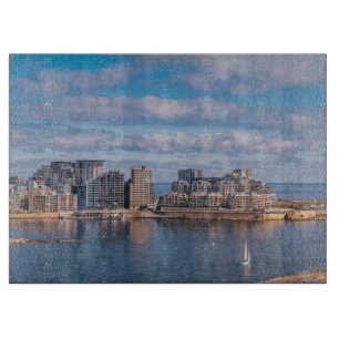 Planche À Découper Port de Sliema et gratte-ciel à Malte