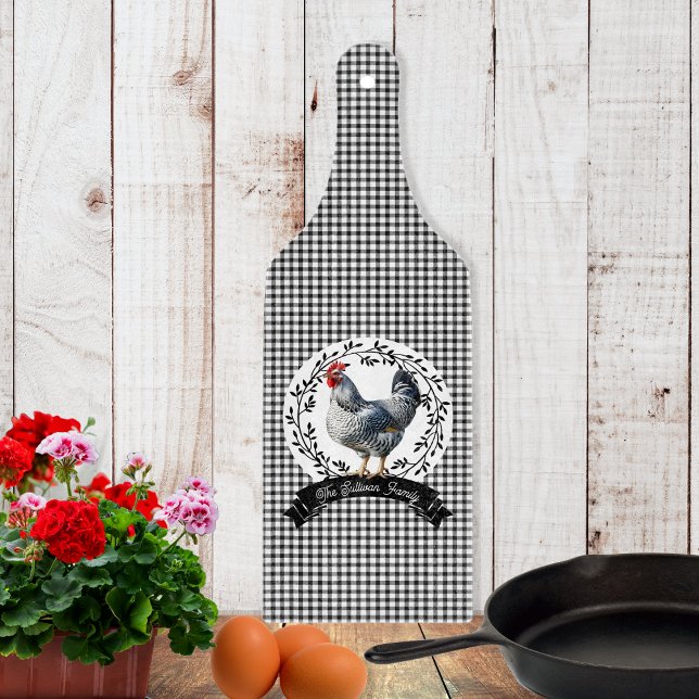 Planche À Découper Poulet rougeâtre de la campagne Poulet En vichy ch (Rustic Country Rooster Chicken Black and White Gingham Checks Family Name Script Text Cutting Board)