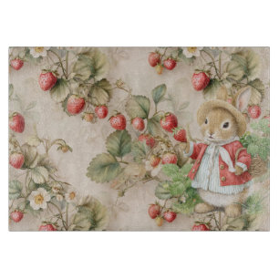 Planche À Découper prairie d'été avec des fraises mûres