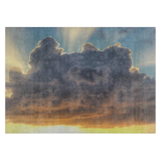 Planche À Découper Rayons de soleil à travers les nuages orageux (Devant)