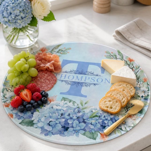 Planche à découper ronde monogramme Hydrangea bleu (Créateur téléchargé)