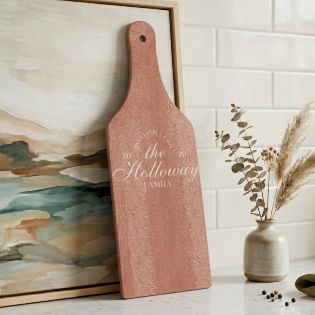 Planche À Découper Script Élégant Personnalisé Nom de famille Auberge (Custom Elegant Script Last Name Hostess Gift Cutting Board)