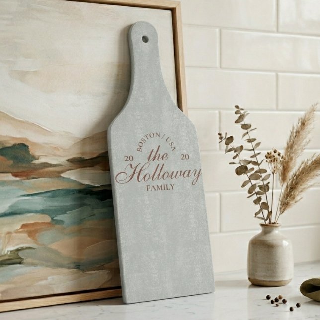 Planche À Découper Script Élégant Personnalisé Nom de famille Auberge (Custom Elegant Script Last Name Hostess Gift Cutting Board)