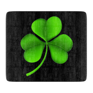 Planche À Découper Shamrock sur la carte à découper noir cn