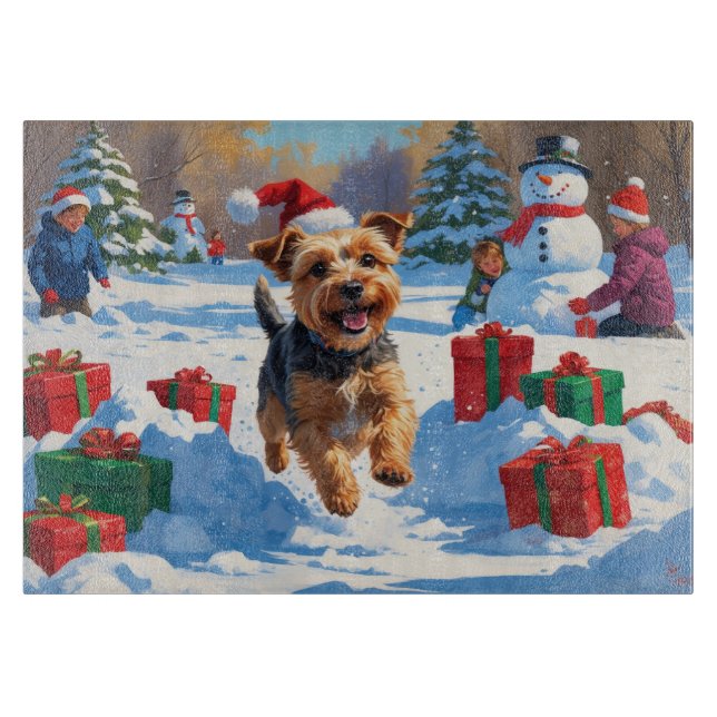 Planche À Découper Skye Terrier courant dans la neige avec un chapeau (Devant)