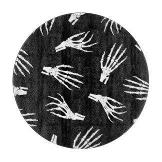 Planche À Découper Squelette main : motif des os d'Halloween.