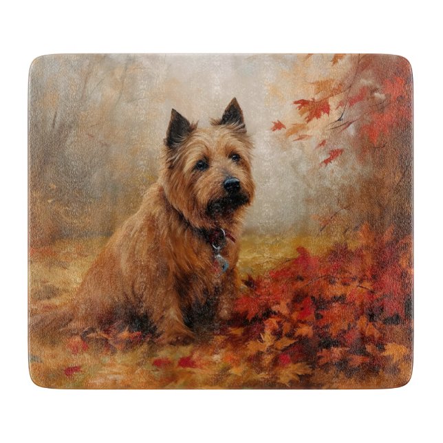 Planche À Découper Terrier Australien dans les feuilles d'automne qui (Devant)
