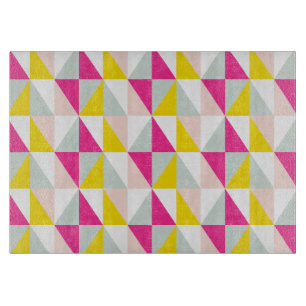 Planche À Découper Triangles géométriques rose et motif de jaune