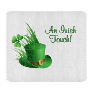Planche À Découper Un chapeau de lutin à touche irlandaise dans l'her