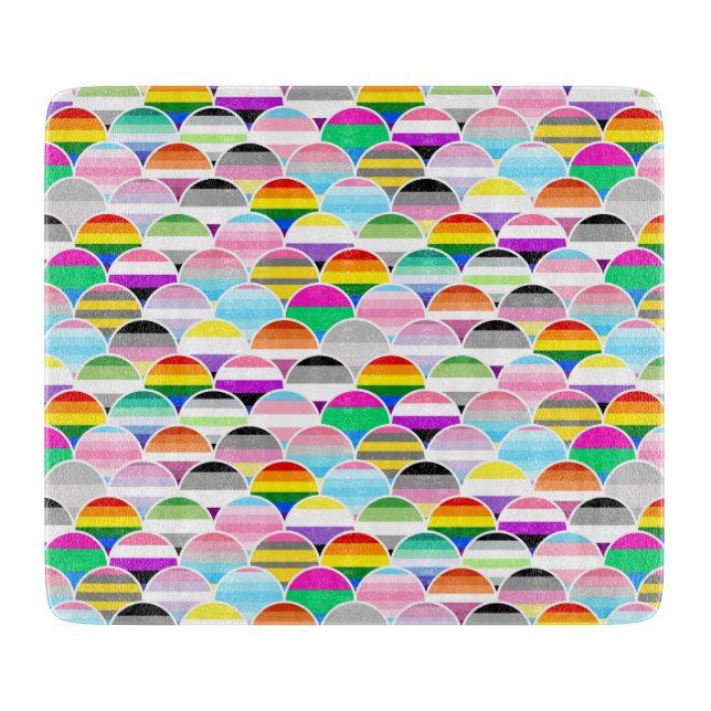 Planche À Découper Ventilateurs de drapeau de fierté LGBTQIA+ Queer e (Devant)