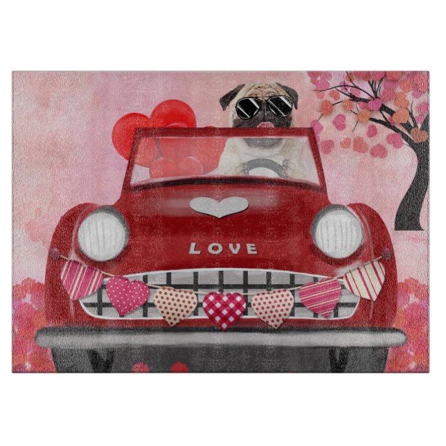 Planche À Découper Voiture de chien Pug avec coeurs Saint-Valentin   (Devant)