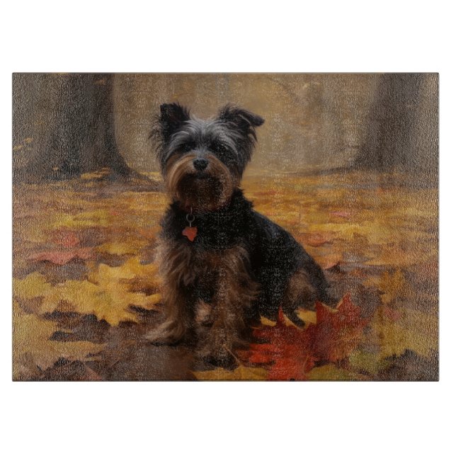 Planche À Découper Yorkipoo dans les feuilles d'automne tombent inspi (Devant)