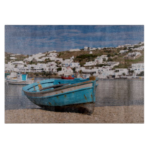 Planche À Découper Zone portuaire avec des bateaux de pêche grecs