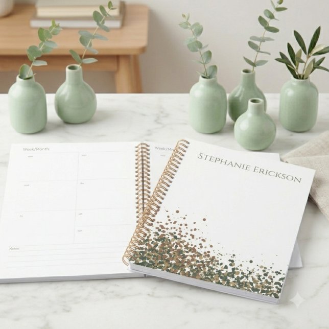 Planificateur à points abstraits vert sauge et ter (This stylish planner with earthy polka dots is a perfect back-to-school gift for a busy student.)