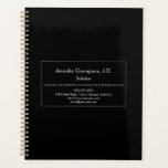 Planificateur d'avocat traditionnel<br><div class="desc">Cette conception sobre,  traditionnelle et minimaliste de l'urbaniste comporte une bordure à une ligne et une rangée décorative de formes carrés. Il peut être utilisé par un professionnel comme un avocat,  un avocat,  un avocat ou un conseiller juridique. Le nom,  la profession et les coordonnées peuvent être personnalisés.</div>