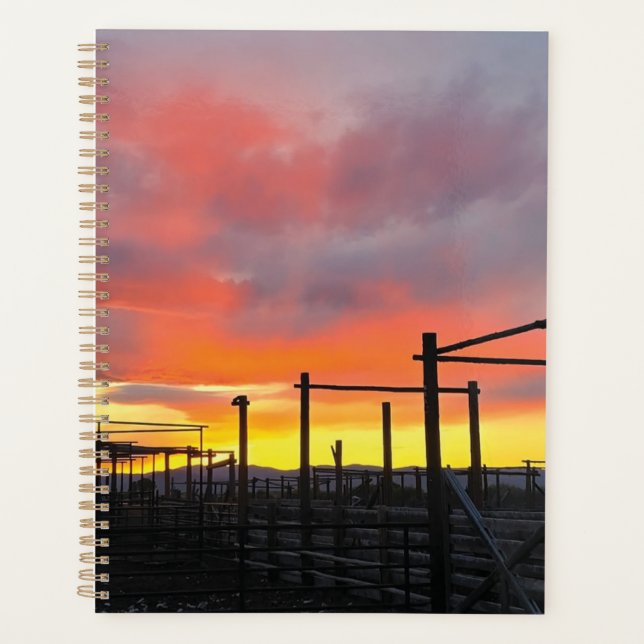 Planificateur de corral au coucher du soleil (Devant)