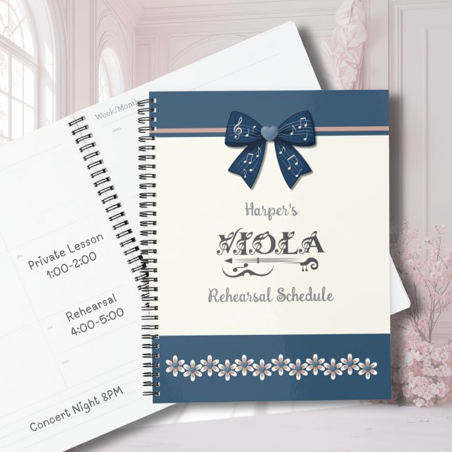 Planificateur d'orchestre Viola à fleurs bleu indi (Preppy indigo floral viola planner, a stylish gift for teen girls tracking school music events.)