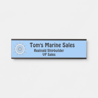 Plaque de nom - Casque blanche sur Arrière - plan 